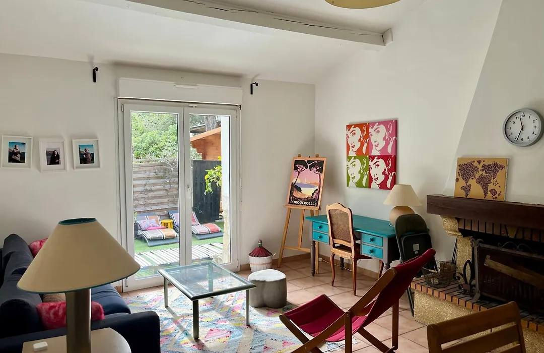 Cassis Hostel-1